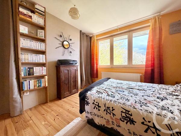 Maison à vendre  8 pièces - 180,10 m2 ST GENIX SUR GUIERS - 73