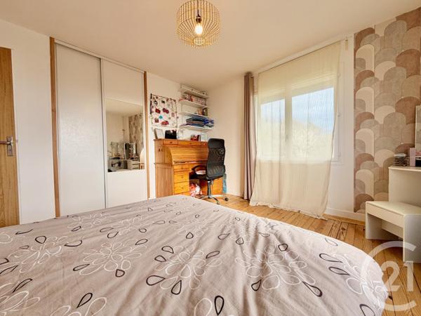 Maison à vendre  8 pièces - 180,10 m2 ST GENIX SUR GUIERS - 73