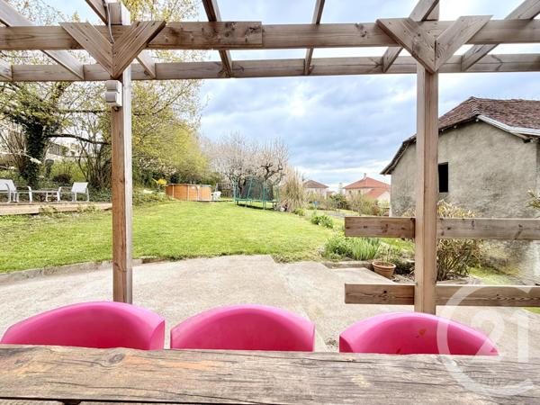 Maison à vendre  8 pièces - 180,10 m2 ST GENIX SUR GUIERS - 73