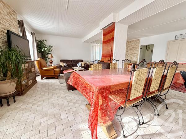 Maison à vendre  8 pièces - 180,10 m2 ST GENIX SUR GUIERS - 73