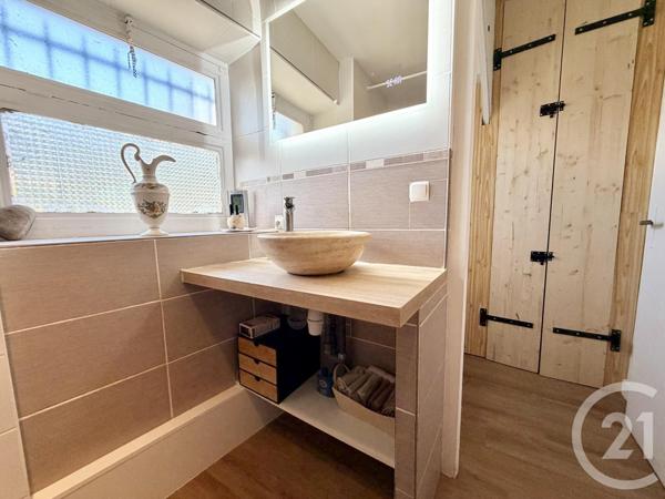 Maison à vendre  8 pièces - 180,10 m2 ST GENIX SUR GUIERS - 73