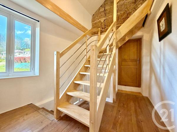 Maison à vendre  8 pièces - 180,10 m2 ST GENIX SUR GUIERS - 73