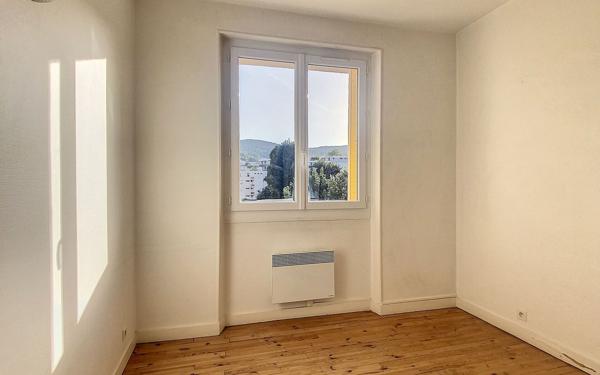 Appartement à vendre    2 pièces • 31,50 m2 Clermont-Ferrand