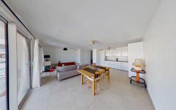 Appartement à louer    3 pièces • 82,51 m2 Annemasse