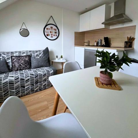 Vente                                                      Immeuble
                        
                     13 pièces                      287 m2                     à Saint-Quentin