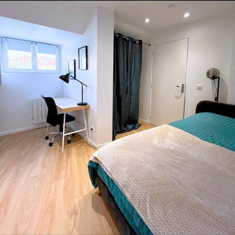 Vente                                                      Immeuble
                        
                     13 pièces                      287 m2                     à Saint-Quentin