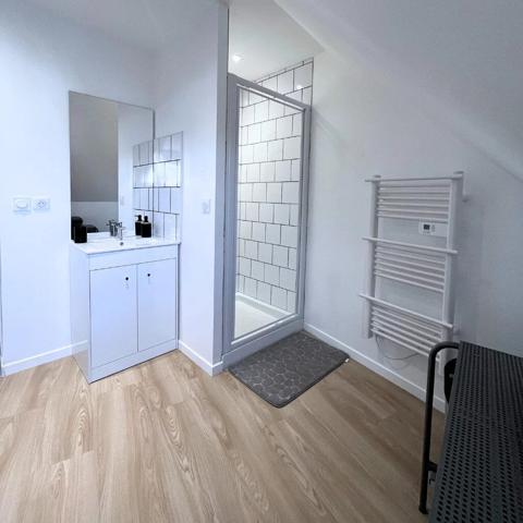 Vente                                                      Immeuble
                        
                     13 pièces                      287 m2                     à Saint-Quentin
