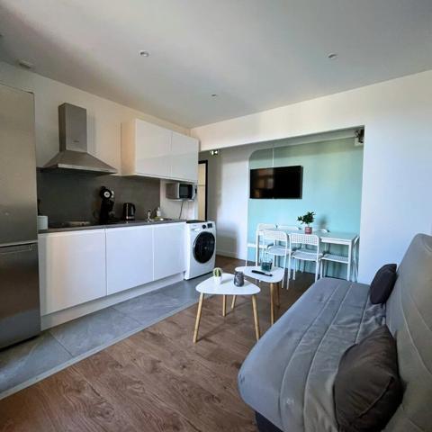 Vente                                                      Immeuble
                        
                     13 pièces                      287 m2                     à Saint-Quentin