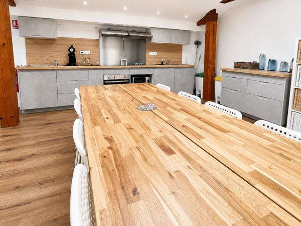 Vente                                                      Immeuble
                        
                     13 pièces                      287 m2                     à Saint-Quentin