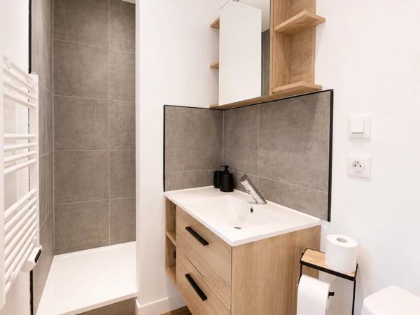 Vente                                                      Immeuble
                        
                     13 pièces                      287 m2                     à Saint-Quentin