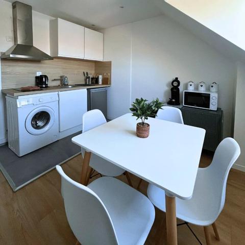 Vente                                                      Immeuble
                        
                     13 pièces                      287 m2                     à Saint-Quentin