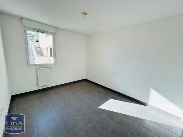 Appartement à louer 3 pièces 64m² Port-Saint-Louis-du-Rhône (13230)