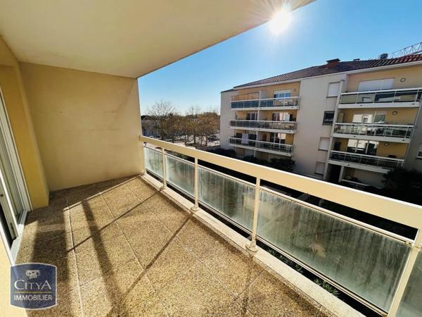 Appartement à louer 3 pièces 64m² Port-Saint-Louis-du-Rhône (13230)