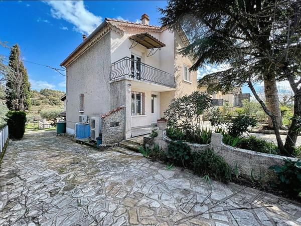 Maison familiale 141 m² avec terrain de 1 402 m²