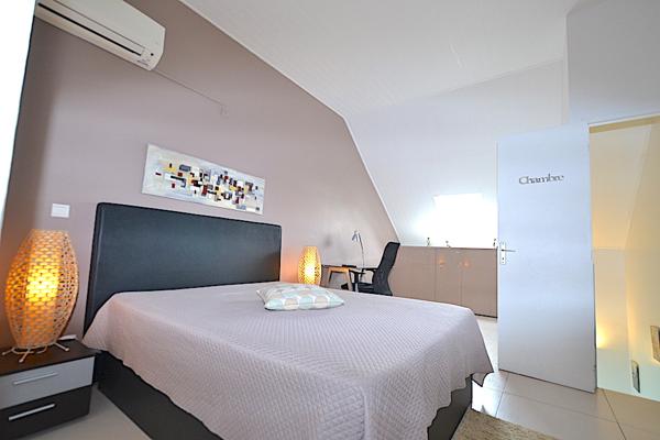 Gosier (97190) Très beau T2 duplex moderne vue mer accès plage