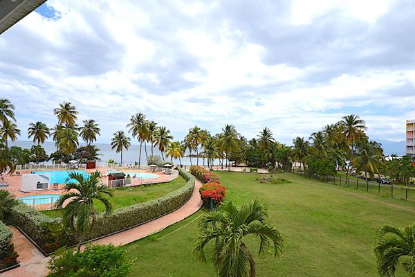 Gosier (97190) Très beau T2 duplex moderne vue mer accès plage