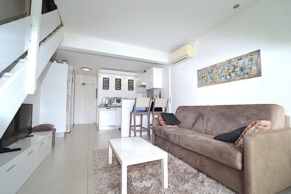 Gosier (97190) Très beau T2 duplex moderne vue mer accès plage
