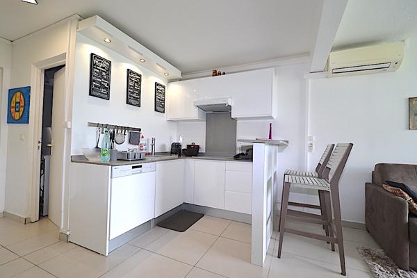 Gosier (97190) Très beau T2 duplex moderne vue mer accès plage
