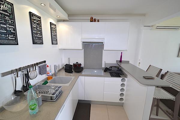 Gosier (97190) Très beau T2 duplex moderne vue mer accès plage