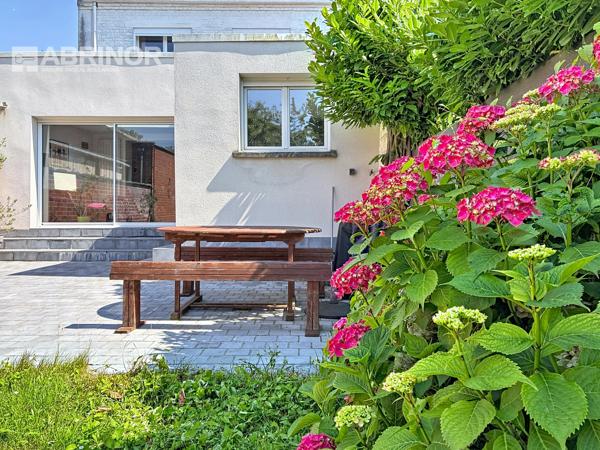 LAMBERSART – Maison familiale, 4 chambres, bureau, 2 salles de bains, garage et jardin LAMBERSART