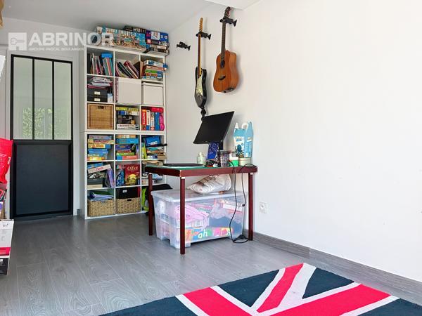 LAMBERSART – Maison familiale, 4 chambres, bureau, 2 salles de bains, garage et jardin LAMBERSART