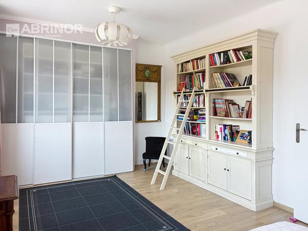 LAMBERSART – Maison familiale, 4 chambres, bureau, 2 salles de bains, garage et jardin LAMBERSART