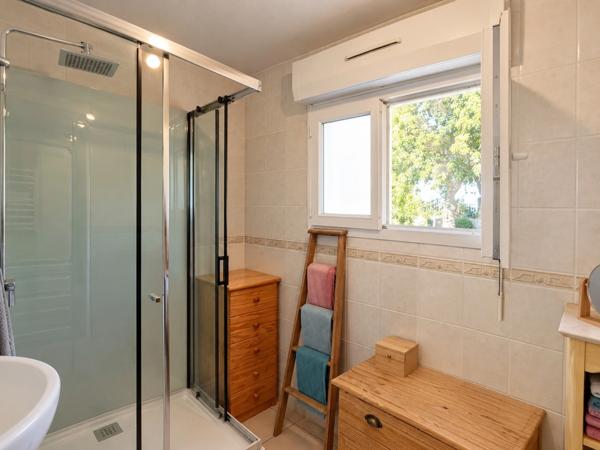 MANOSQUE – T3 traversant avec terrasse, balcon et garage exceptionnel de 24 m²