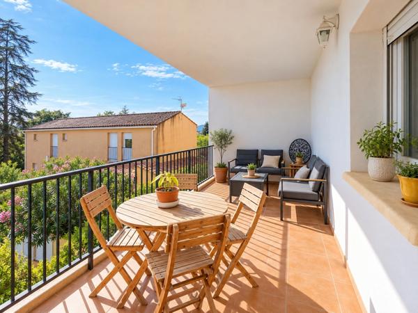 MANOSQUE – T3 traversant avec terrasse, balcon et garage exceptionnel de 24 m²