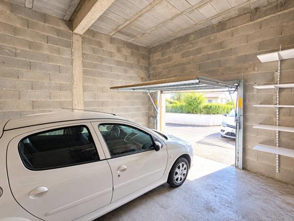 MANOSQUE – T3 traversant avec terrasse, balcon et garage exceptionnel de 24 m²