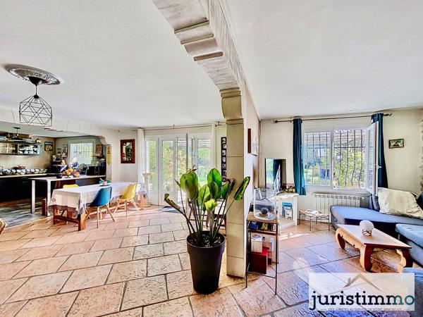 Piolenc (84420) Grande maison familiale 175 m2 sur parcelle 5 000 m2