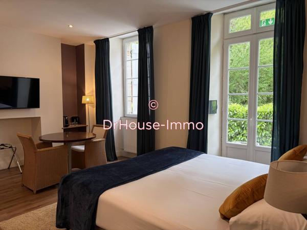 Commerce à vendre 14 pièces de 600 m²