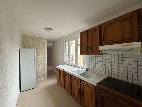 Appartement T2 VIDE - JONZAC Centre Ville