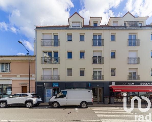 Appartement 3 pièces de 71 m² à Poissy (78300)