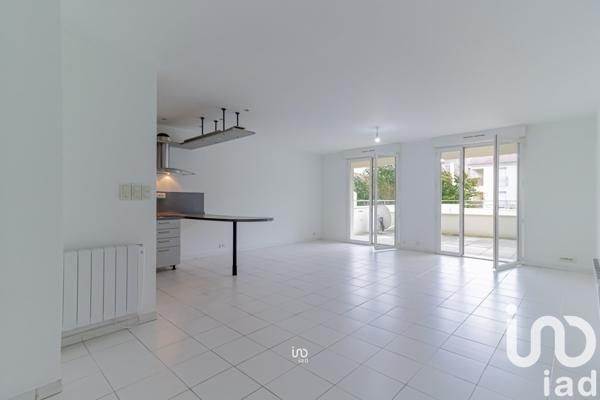 Appartement 3 pièces de 71 m² à Poissy (78300)