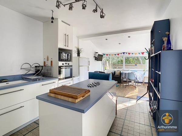 Location de vacances                                                      Appartement
                        
                     3 pièces                      50 m2                     à Mimizan