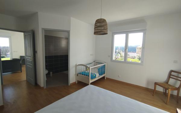 Maison à louer    4 pièces •  Largentière