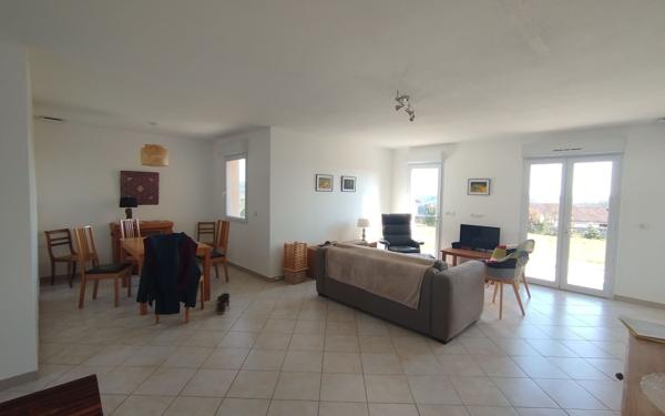 Maison à louer    4 pièces •  Largentière