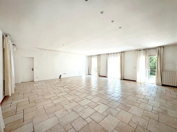 Maison PLAIN PIED Montfavet 3 pièces 153m² et 784m² de terrain