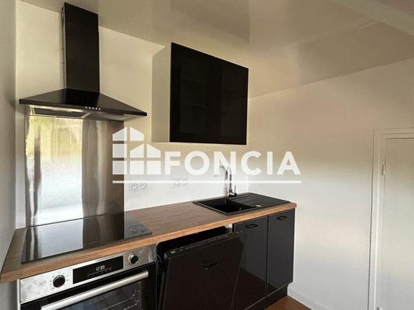 Location Appartement 2 pièces 36.5 m² - 175 RUE DE WARCQ Charleville-mezieres 08000