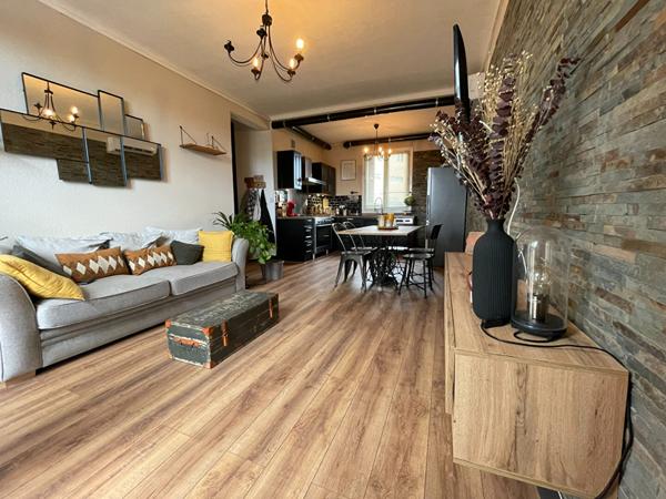 Location : appartement 3 pièces (68 m²) à BORGO