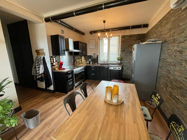 Location : appartement 3 pièces (68 m²) à BORGO