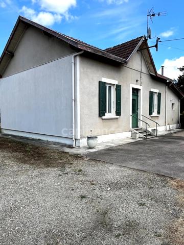 Maison de ville à rénover, plain-pied, 4 pièces avec studio attenant et dépendance, à 5 mn du centre de CONDOM (32)