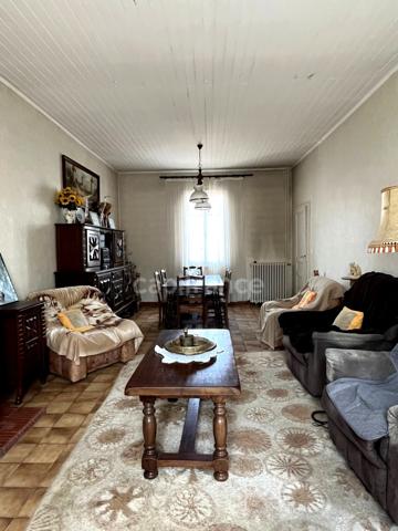 Maison de ville à rénover, plain-pied, 4 pièces avec studio attenant et dépendance, à 5 mn du centre de CONDOM (32)