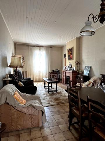 Maison de ville à rénover, plain-pied, 4 pièces avec studio attenant et dépendance, à 5 mn du centre de CONDOM (32)