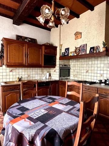 Maison de ville à rénover, plain-pied, 4 pièces avec studio attenant et dépendance, à 5 mn du centre de CONDOM (32)