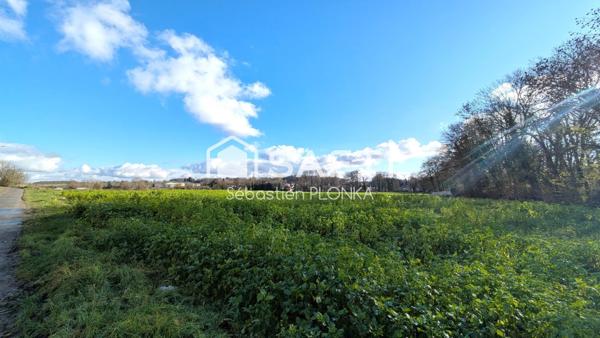Terrain constructible de 1700m², commune calme