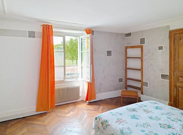 Appartement Duplex Rambouillet 3 pièce(s) 61.33 m2 face parc du château avec jardin privatif