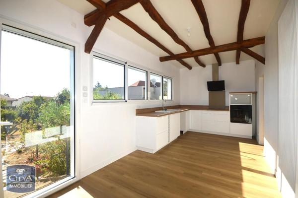 Maison à louer 5 pièces 127.82m² Cholet (49300)