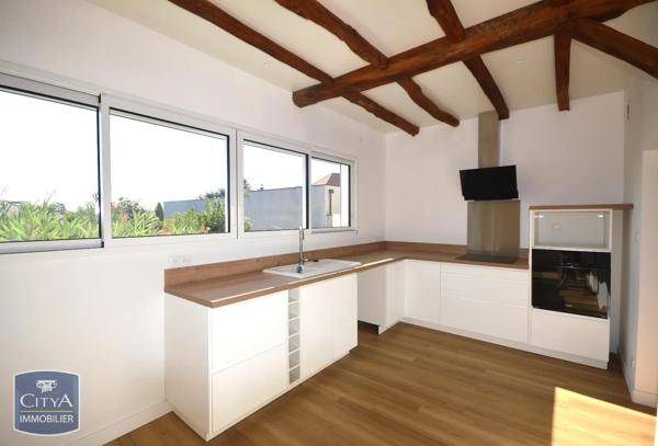 Maison à louer 5 pièces 127.82m² Cholet (49300)