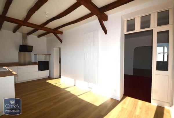 Maison à louer 5 pièces 127.82m² Cholet (49300)